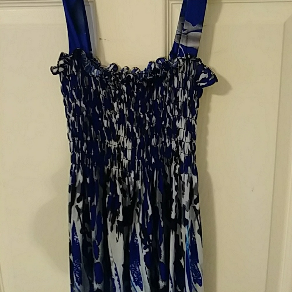 Dress - Picture 2 of 2